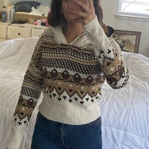 Cute warm sweater 🤍